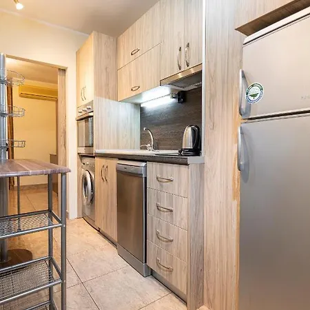 Lägenhet 1bd In A Calm Area Near The Centre By Flat Mаnager